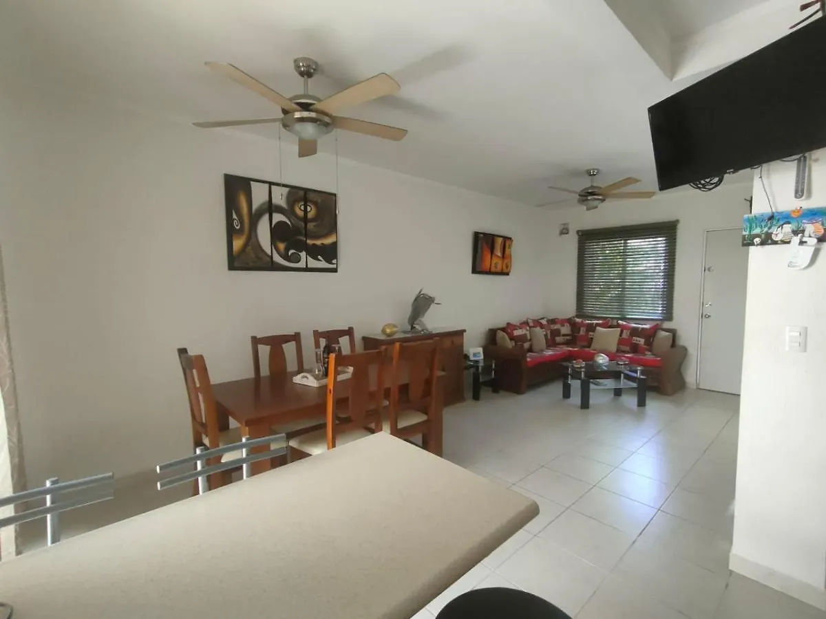La Casa Del Mexicano Terraza Y Jardin Exoticos 12 Min Del Playa Esmeralda Villa Playa del Carmen Feriehus